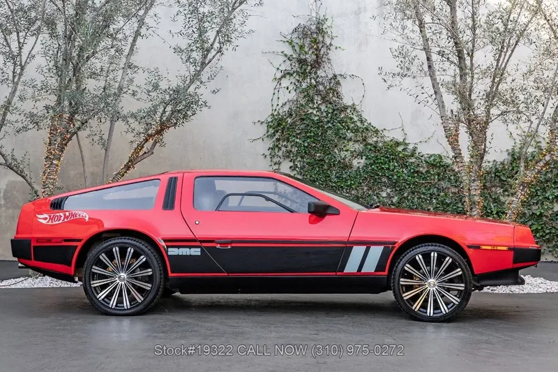 DeLorean DMC-12: Models and Specs (2/4)
