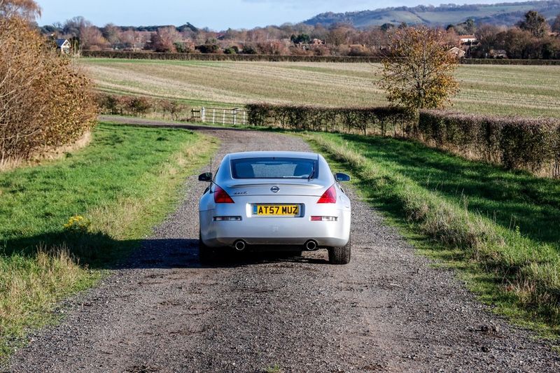 Nissan 350Z: Models and Specs (3/4)