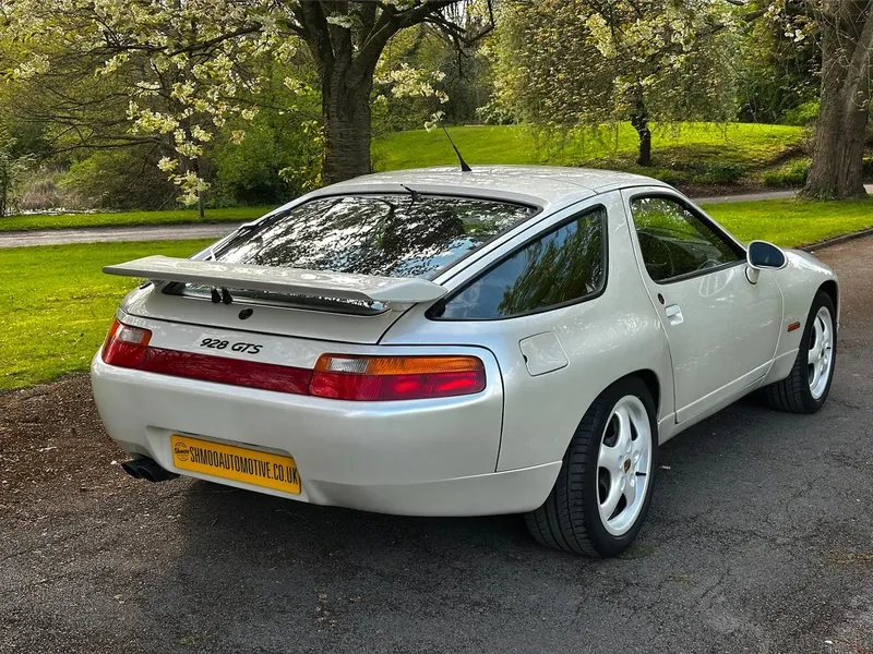 Porsche 928: Models and Specs (4/4)