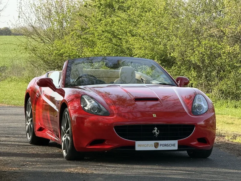 Ferrari California: Models and Specs (1/4)