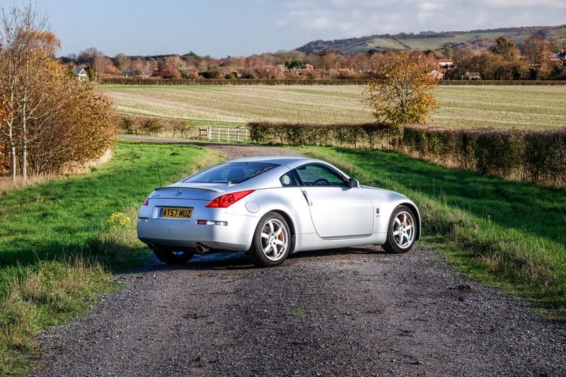 Nissan 350Z: Models and Specs (1/4)
