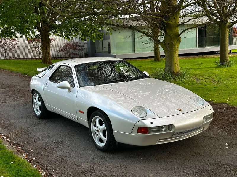 Porsche 928: Models and Specs (2/4)