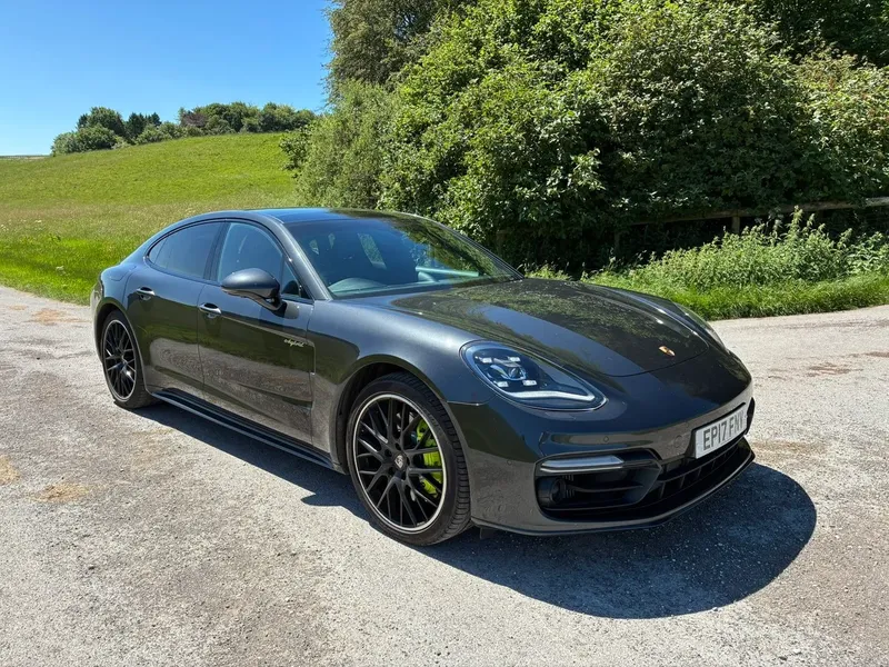 Porsche Panamera: Models and Specs (4/4)