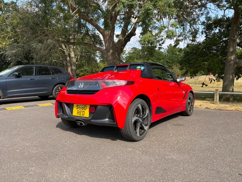 Honda S660: Models and Specs (2/4)