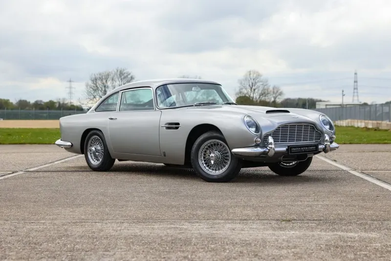 Aston Martin DB5: Models and Specs (1/4)
