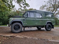 Land Rover Defender 130