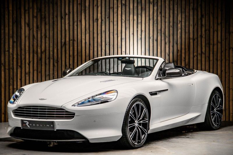 Aston Martin DB9: Models and Specs (3/4)