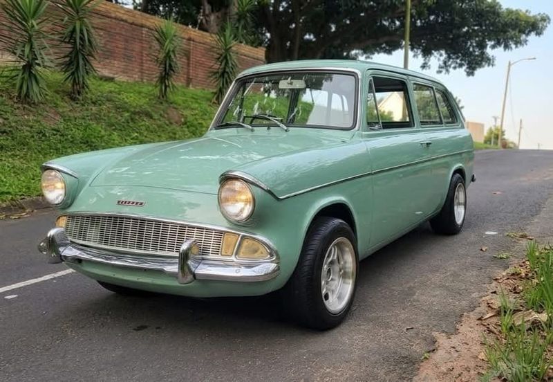 Ford Anglia: Models and Specs (3/4)