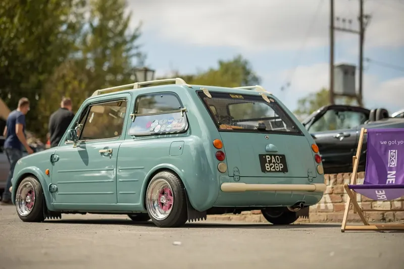 Nissan Pao: Models and Specs (2/4)