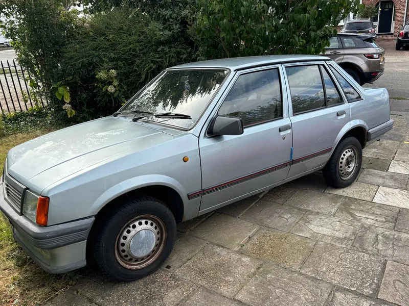 Vauxhall Nova: Models, Specs and Buyer's Guide (2/4)