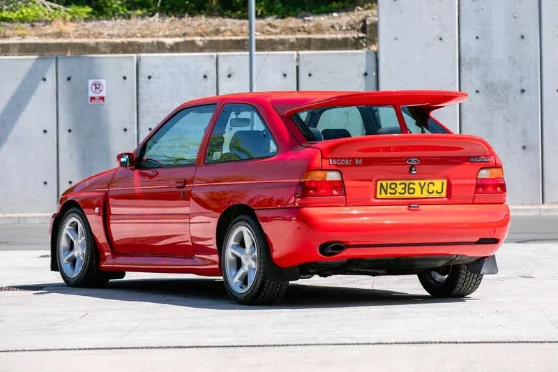 Ford Escort RS Cosworth: Models and Specs (3/4)