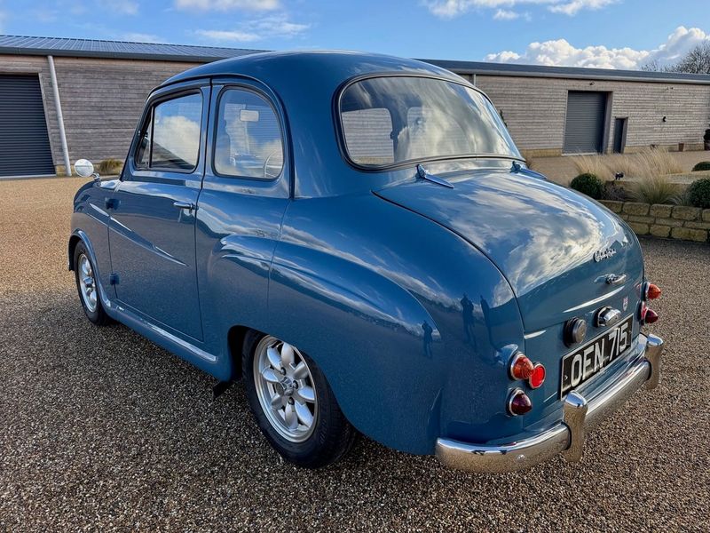 Austin A35: Models and Specs (3/4)