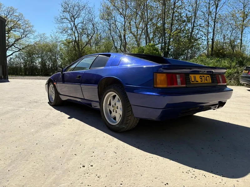 Lotus Esprit: Models and Specs (4/4)