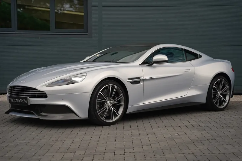Aston Martin Vanquish: Models and Specs (4/4)