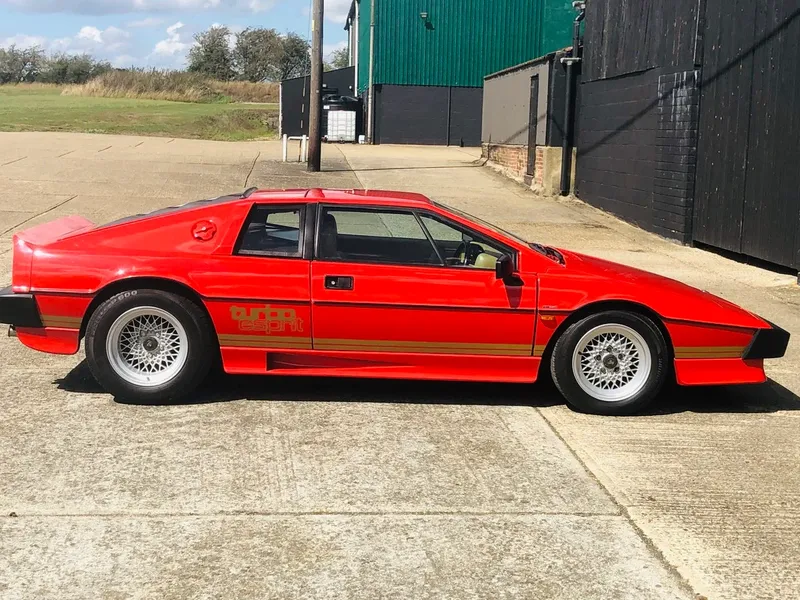 Lotus Esprit: Models and Specs (1/4)