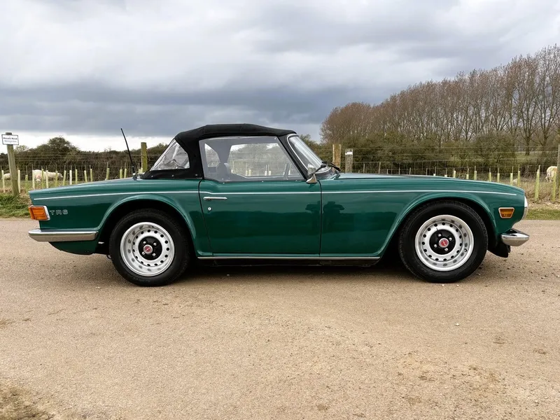 Triumph TR6: Models and Specs (3/4)