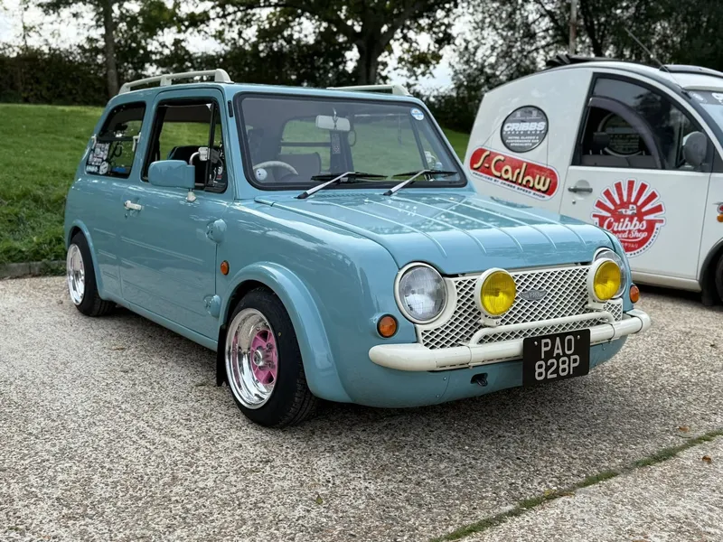 Nissan Pao: Models and Specs (3/4)