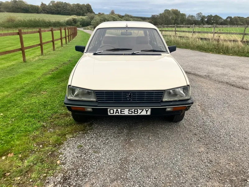 Peugeot 505: Models and Specs (4/4)