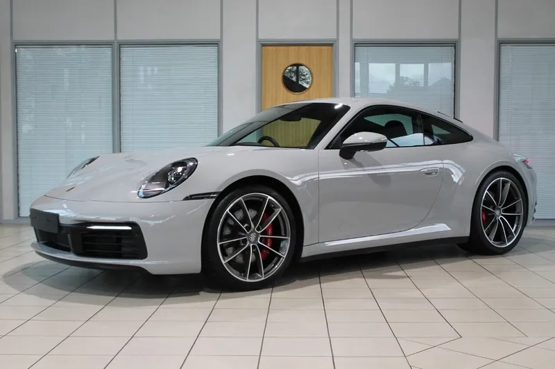 Porsche 911: Models and Specs (2/4)