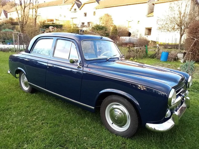 Peugeot 403: Models and Specs (2/4)
