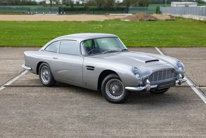 Aston Martin DB5: Models and Specs (2/4)