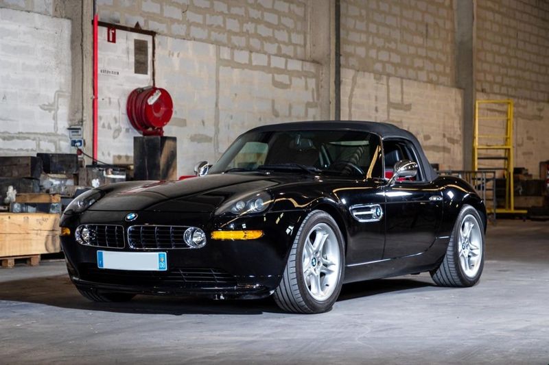 BMW Z8: Models and Specs (2/4)