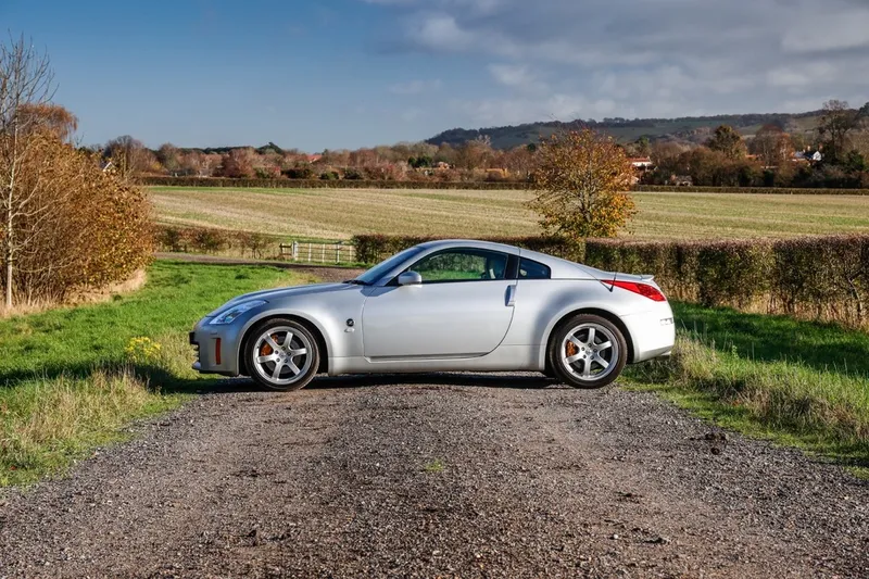 Nissan 350Z: Models and Specs (4/4)