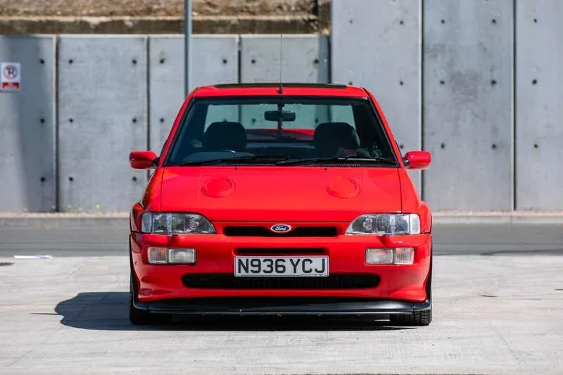 Ford Escort RS Cosworth: Models and Specs (1/4)
