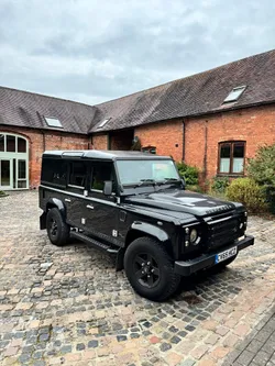 Land Rover Defender 110