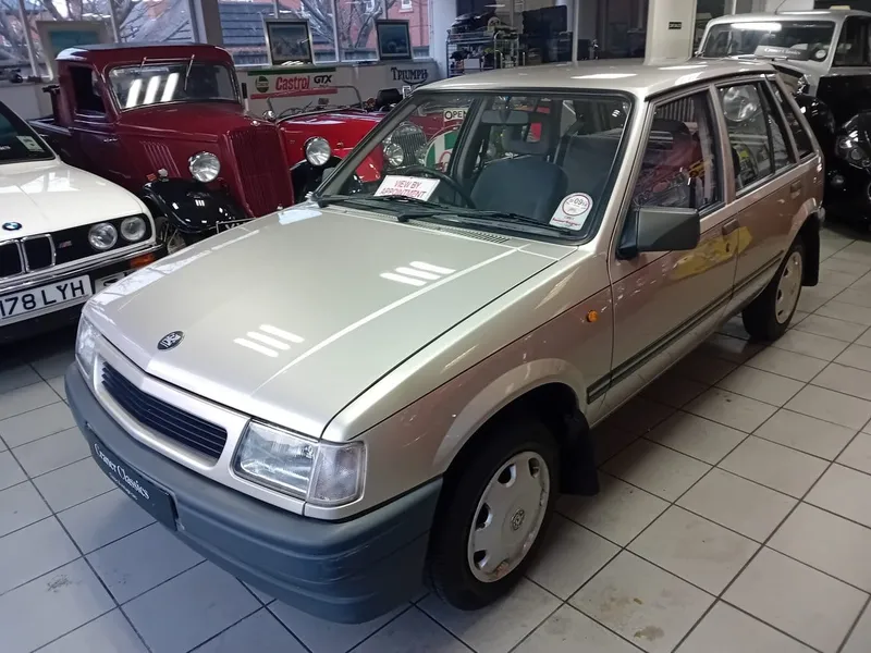 Vauxhall Nova: Models, Specs and Buyer's Guide (3/4)