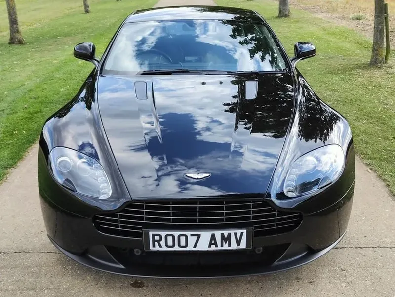 Aston Martin V8 Vantage (2005): Models and Specs (3/4)