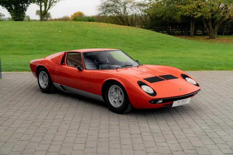 Lamborghini Miura: Models and Specs (3/4)