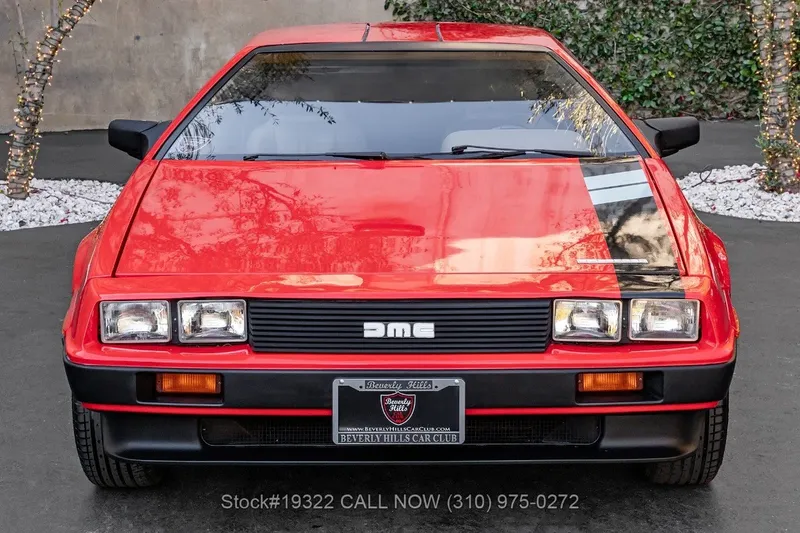 DeLorean DMC-12: Models and Specs (1/4)