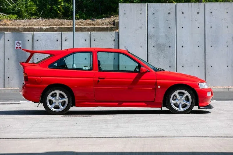 Ford Escort RS Cosworth: Models and Specs (2/4)