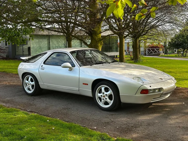Porsche 928: Models and Specs (1/4)