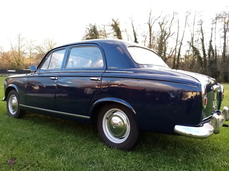 Peugeot 403: Models and Specs (3/4)