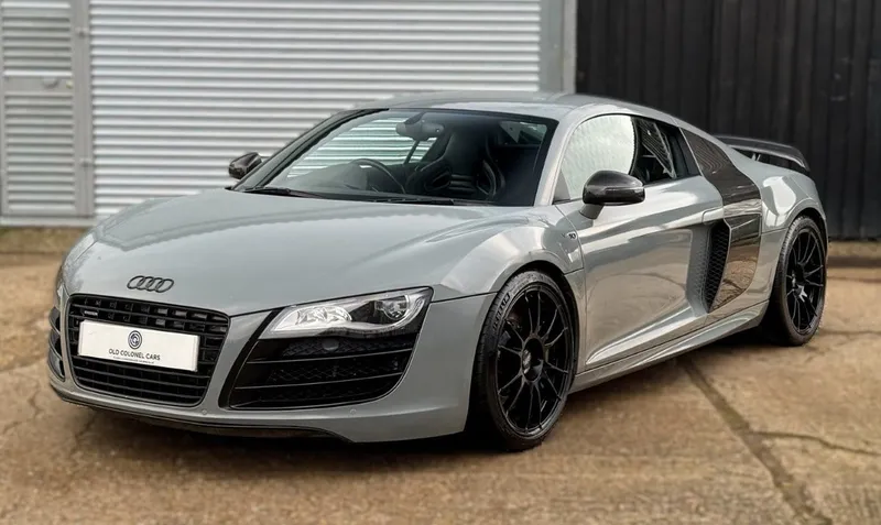 Audi R8: Models and Specs (3/4)