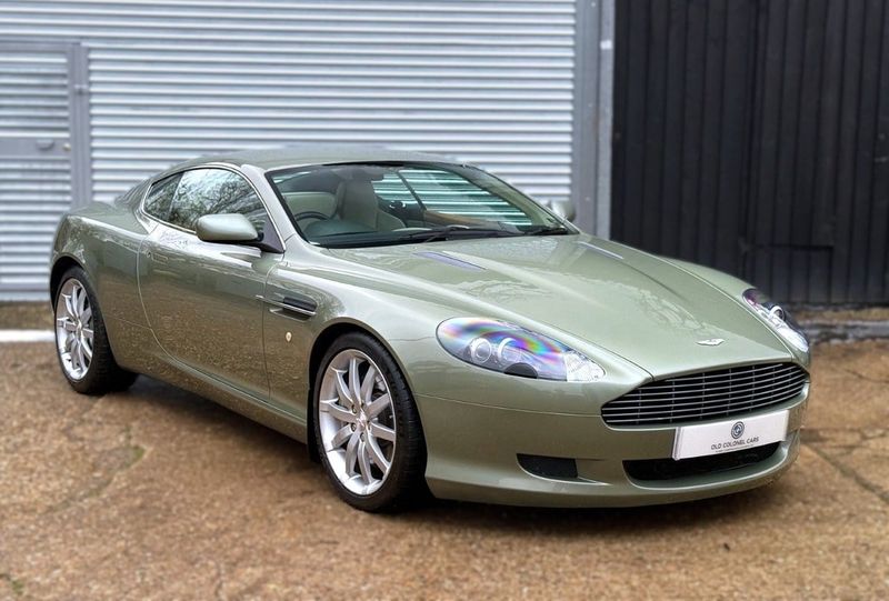 Aston Martin DB9: Models and Specs (2/4)