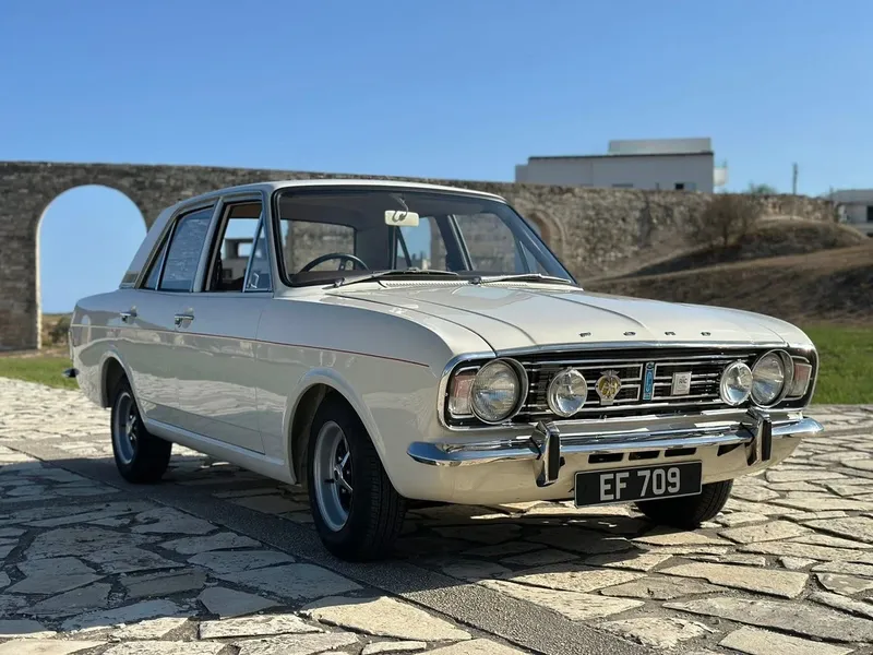 Ford Cortina: Models and Specs (3/4)