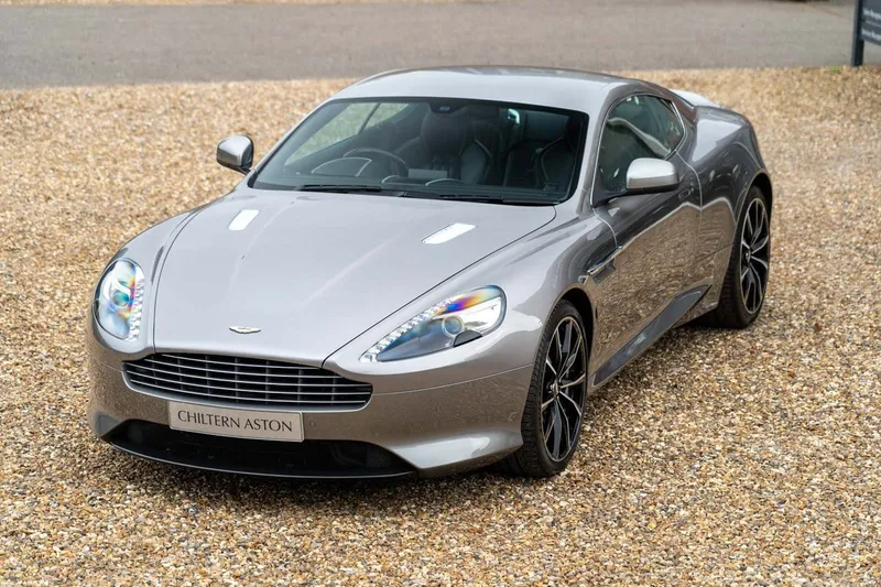 Aston Martin DB9: Models and Specs (4/4)