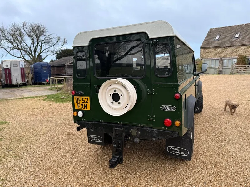 Land Rover Defender: Models and Specs (3/4)