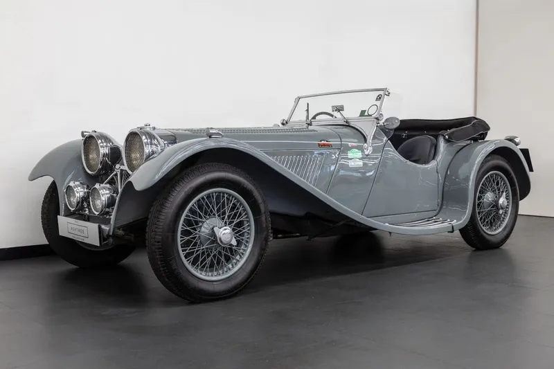 Jaguar SS100: Models and Specs (1/4)