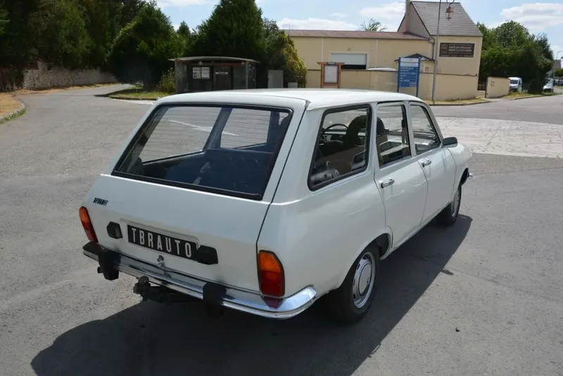 Renault 12: Models and Specs (2/4)