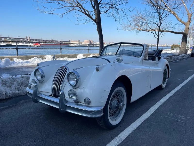 Jaguar XK140: Models and Specs (3/4)